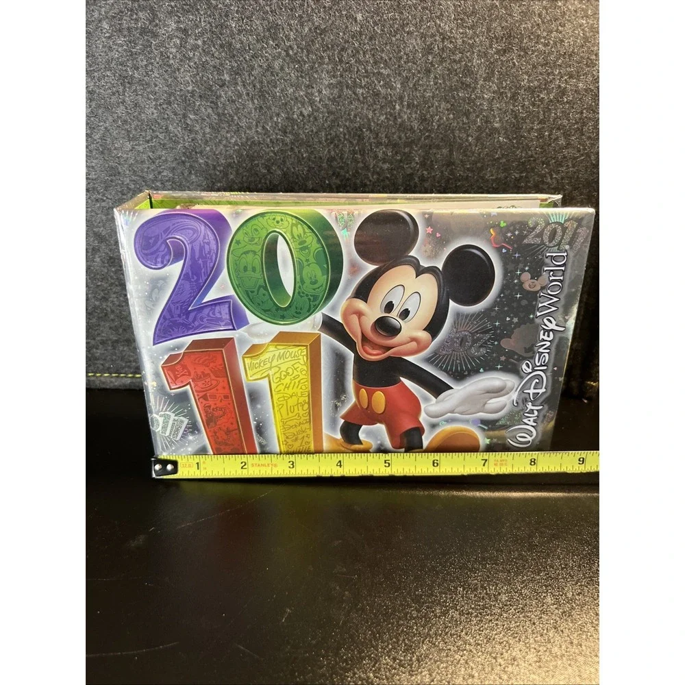 2011‎ WALT DISNEY WORLD MICKEY MOUSE PHOTO ALBUM 100 4 X 6 TRAVEL SOUVENIR